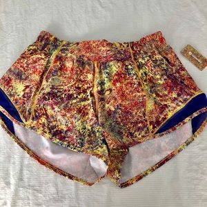 Lululemon Hotty hot  sea wheeze shorts 2019 size 4